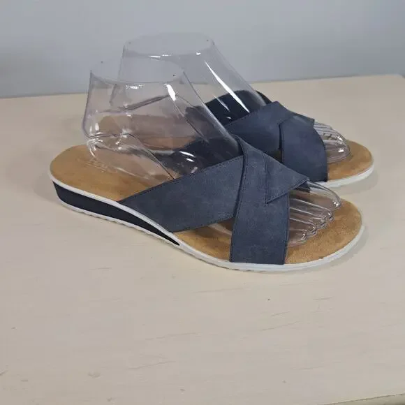 Chaps Women's Olessia Blue Faux Suede Wedge Sandals Slip-On Size 9 - Picture 2 of 8